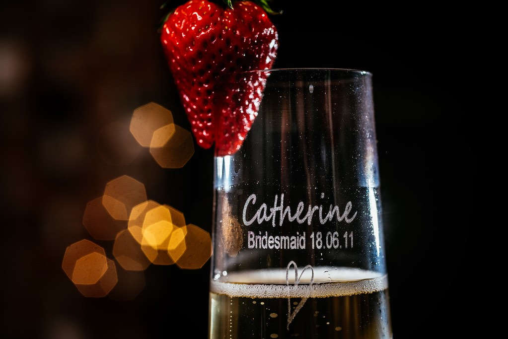 Engraved champagne flute - Wedding Decor - Glass