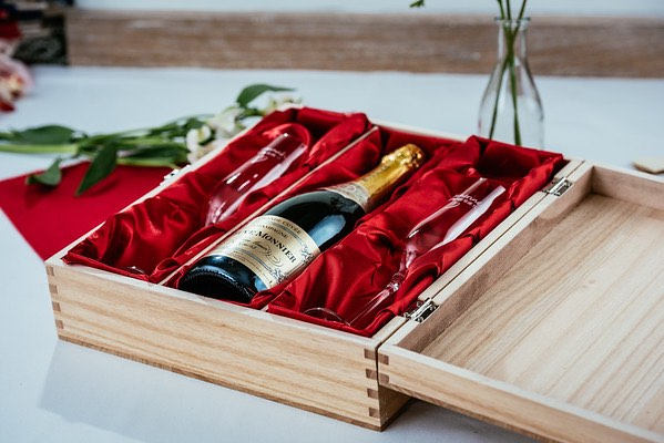 Engraved triple wooden wine or alcohol gift box