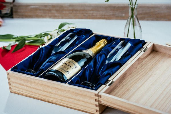 Engraved triple wooden wine or alcohol gift box