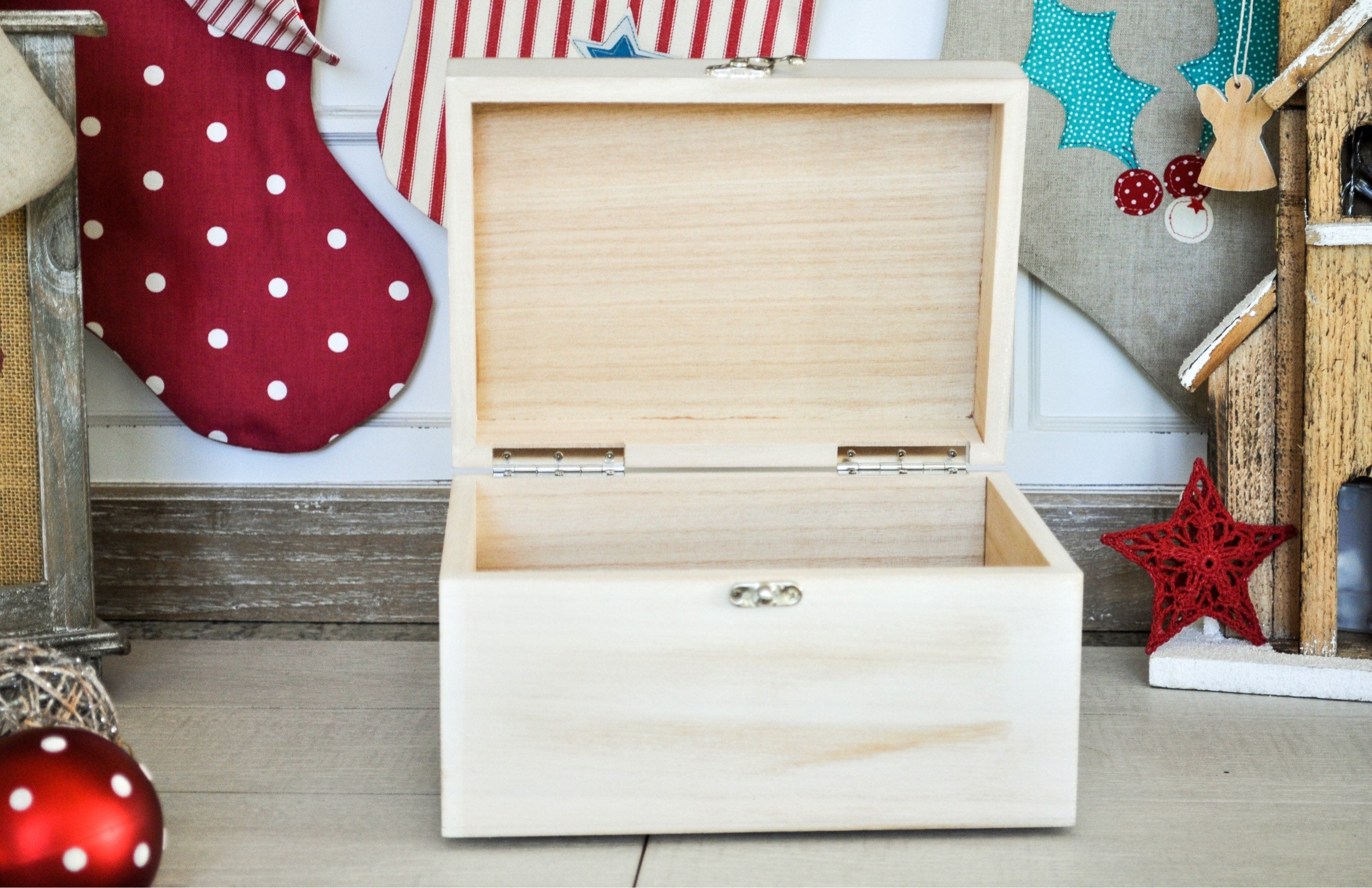 Personalised Christmas Eve Box/Train/Rustic White Box/Memory Box/Christmas Eve Idea/Christmas Tradition/Personalised Wooden Box/Memory Box