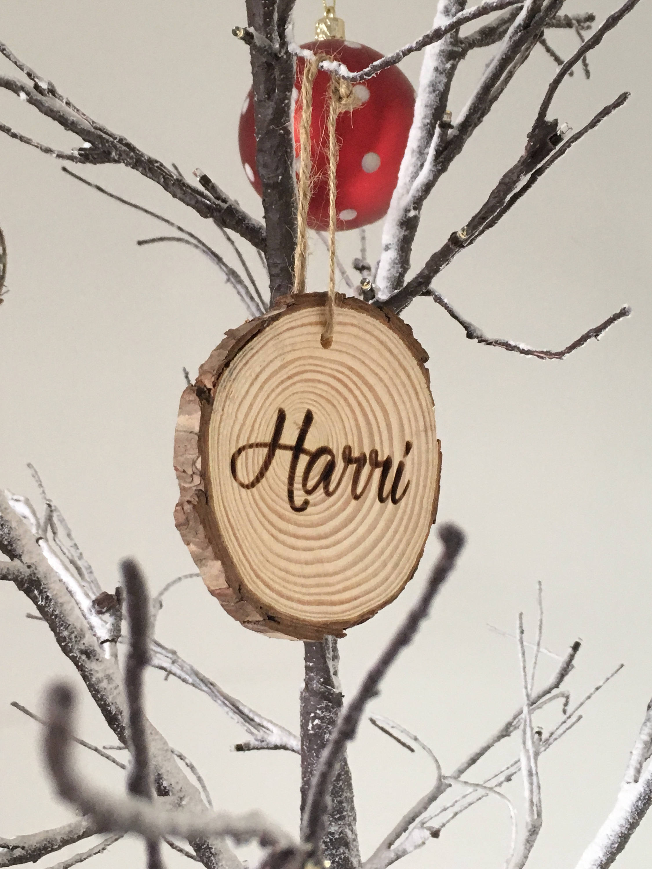 Personalied Tree Log Slice Christmas Decoration/Rustic Christmas Decoration/Personalised Keepsake/Best Selling Decoration