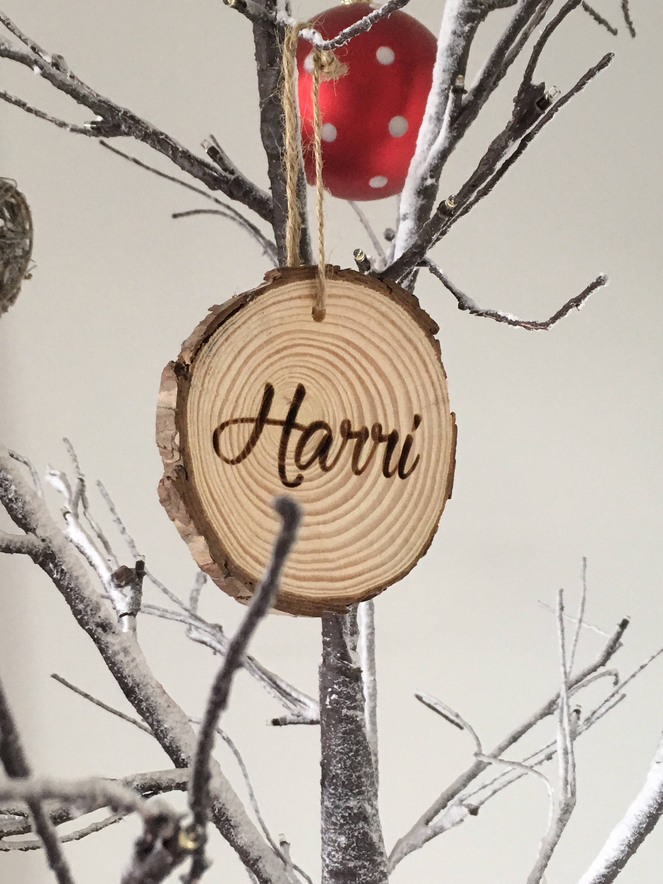 Personalied Tree Log Slice Christmas Decoration/Rustic Christmas Decoration/Personalised Keepsake/Best Selling Decoration